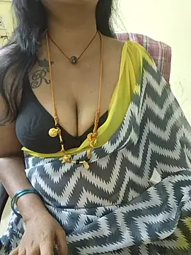 Snapshot of sriyazhini chatting on February 2025 05:05:01 AM sriyazhini online show from February 2025 05:05:01 AM