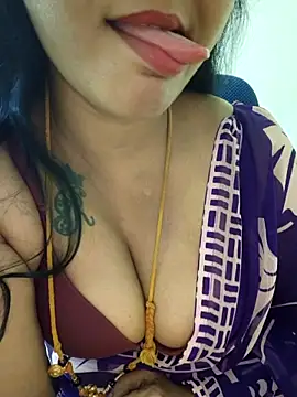 Snapshot of sriyazhini chatting on March 2025 09:00:01 AM sriyazhini online show from March 2025 09:00:01 AM