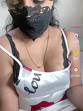 Snapshot of ArathyNambyarMallu chatting on June 2026 09:47:02 AM ArathyNambyarMallu online show from June 2026 09:47:02 AM