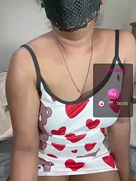 Snapshot of ArathyNambyarMallu chatting on June 2026 11:30:02 PM ArathyNambyarMallu online show from June 2026 11:30:02 PM
