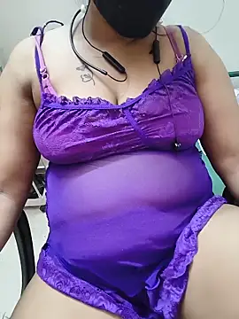 Snapshot of Lolitatamil chatting on May 2026 05:10:01 PM Lolitatamil online show from May 2026 05:10:01 PM
