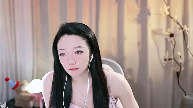 Zoe-99 online show from June 2026 02:33:01 PM