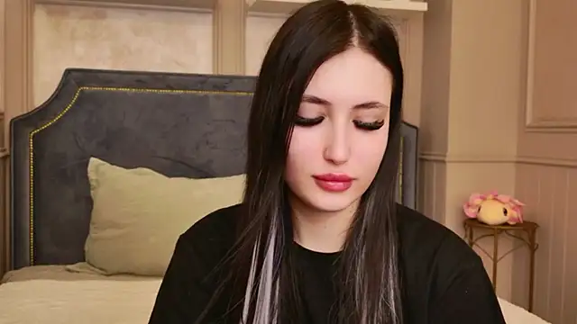 EmmaLawrens online show from April 2026 10:46:01 AM