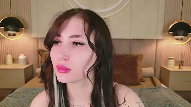 EmmaLawrens online show from May 2026 05:57:02 AM