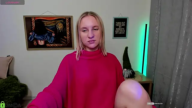 Snapshot of BeautyBlondy chatting on January 2025 02:30:01 AM BeautyBlondy online show from January 2025 02:30:01 AM