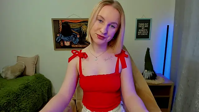 Snapshot of BeautyBlondy chatting on February 2025 01:37:01 PM BeautyBlondy online show from February 2025 01:37:01 PM