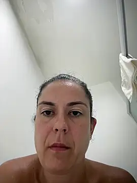 ClaraAlbuquerque online show from February 2026 12:10:01 AM