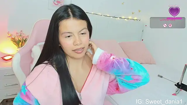 sweet dania  online show from September 2025 03:52:01 AM