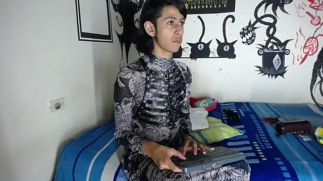 boysLittle online show from October 2025 02:30:02 AM