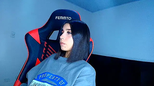 Rousse violett online show from April 2026 12:46:02 AM