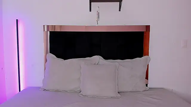 Carorosse online show from February 2026 04:58:01 PM