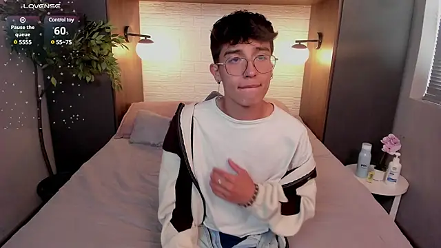 Snapshot of tim__fox chatting on February 2025 07:30:01 PM tim fox online show from February 2025 07:30:01 PM