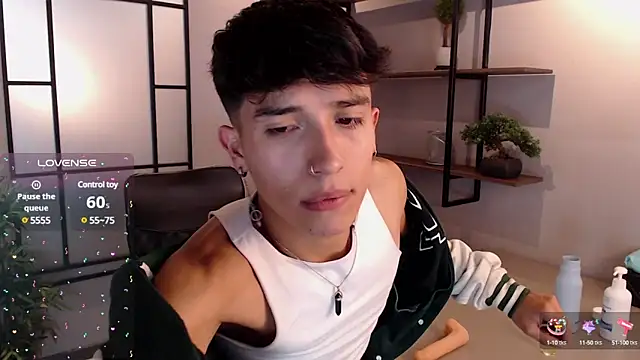 Snapshot of tim__fox chatting on March 2025 07:43:02 PM tim fox online show from March 2025 07:43:02 PM