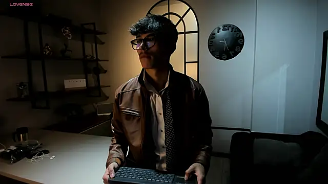 Snapshot of tim__fox chatting on November 2025 12:05:02 PM tim fox online show from November 2025 12:05:02 PM