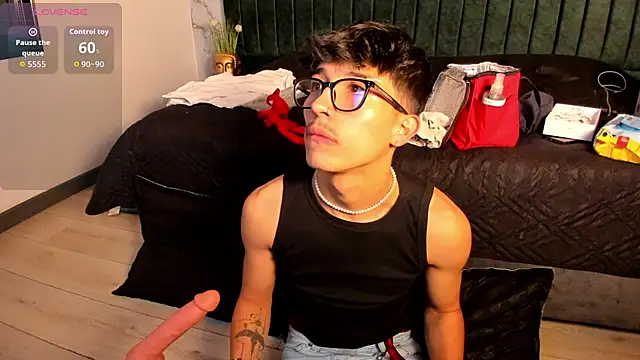 Snapshot of tim__fox chatting on November 2025 12:08:02 PM tim fox online show from November 2025 12:08:02 PM