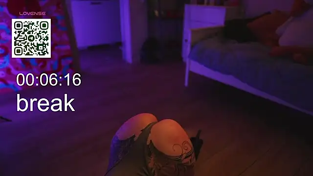 Snapshot of vse_sukki chatting on September 2025 04:00:01 PM vse sukki online show from September 2025 04:00:01 PM