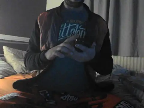 allnaked00 online show from November 2025 03:45:01 AM