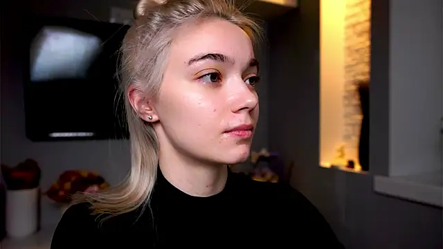 ileanacampbe online show from January 2025 04:32:01 AM