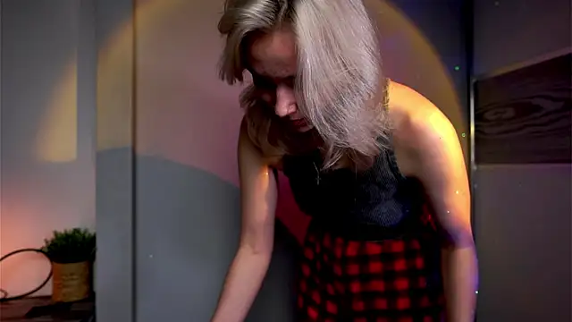 ileanacampbe online show from March 2025 05:02:01 AM