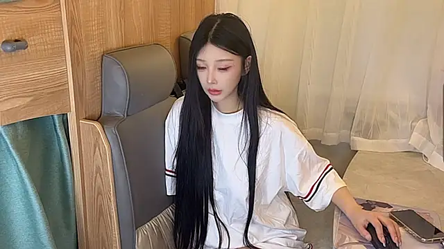 Snapshot of muyan_00 chatting on November 2025 03:33:02 PM muyan 00 online show from November 2025 03:33:02 PM