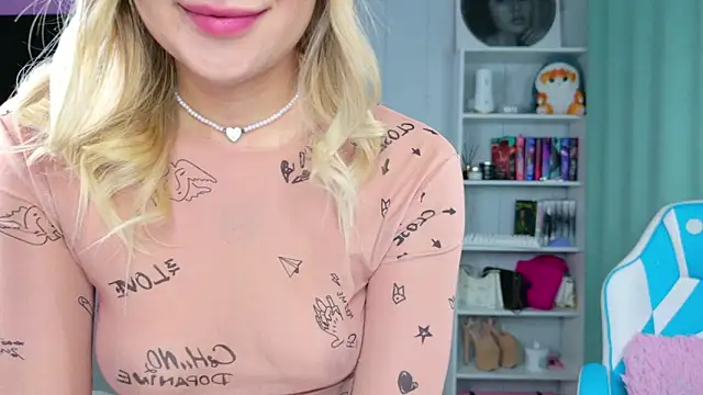 Snapshot of Mercedes_Robinson chatting on December 2025 04:20:02 AM Mercedes Robinson online show from December 2025 04:20:02 AM