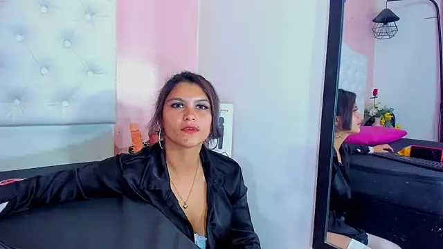 EmmySweett2 online show from November 2025 02:54:01 PM