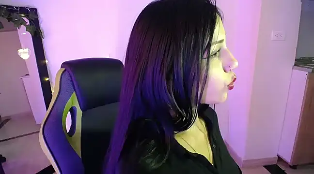 Snapshot of Karina_KloudOne chatting on January 2025 09:09:02 PM Karina KloudOne online show from January 2025 09:09:02 PM