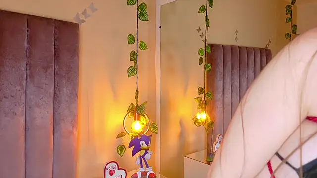 Dahlia Rousse online show from April 2026 08:52:02 AM