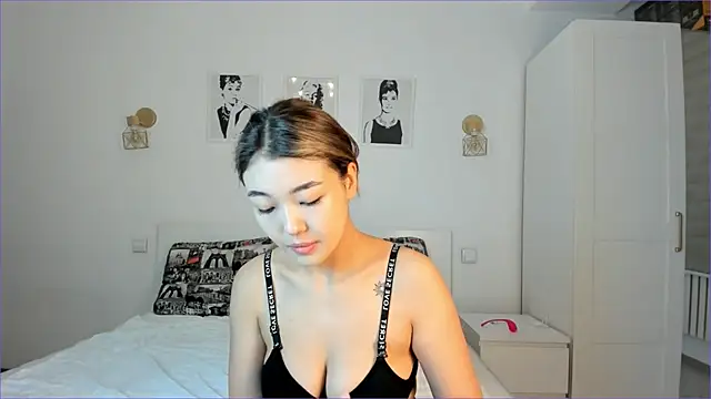 Snapshot of mirann chatting on January 2025 03:17:01 AM mirann online show from January 2025 03:17:01 AM