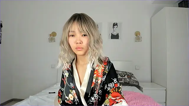 Snapshot of mirann chatting on January 2025 03:04:02 AM mirann online show from January 2025 03:04:02 AM