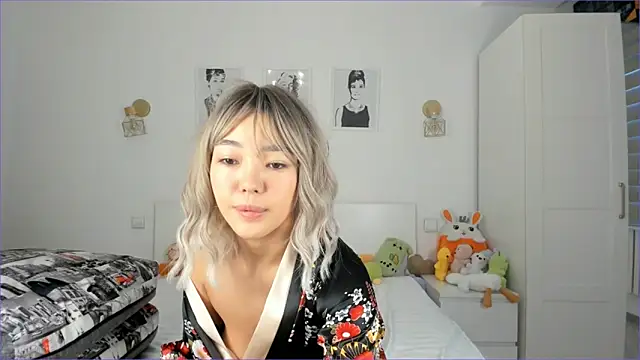 Snapshot of mirann chatting on January 2025 03:25:02 AM mirann online show from January 2025 03:25:02 AM