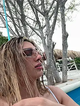 Queensara  online show from February 2026 04:38:02 PM