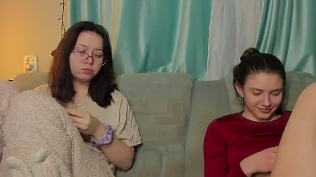 Snapshot of honey_love_honeyy chatting on January 2025 06:28:01 PM honey love honeyy online show from January 2025 06:28:01 PM