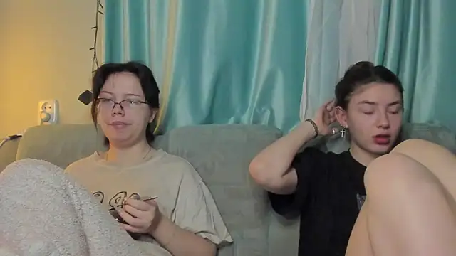 Snapshot of honey_love_honeyy chatting on January 2025 05:58:01 PM honey love honeyy online show from January 2025 05:58:01 PM