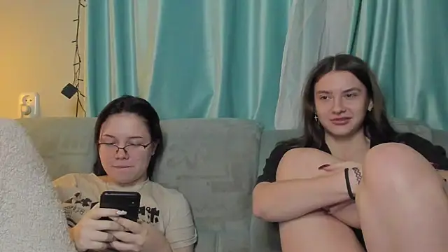 Snapshot of honey_love_honeyy chatting on January 2025 10:06:02 PM honey love honeyy online show from January 2025 10:06:02 PM