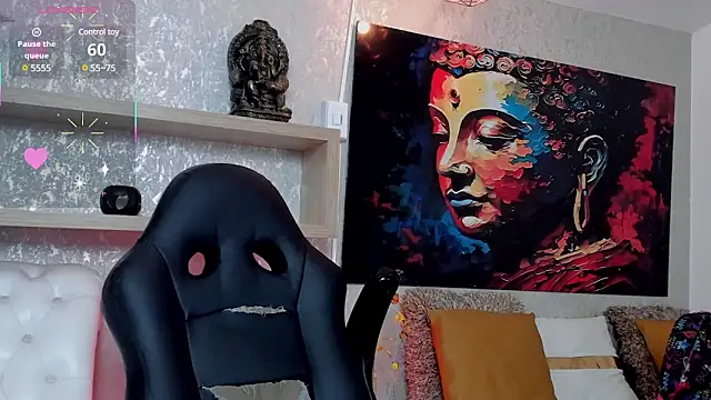 Luxury Woman online show from March 2025 06:20:02 PM