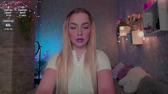 Mika Rayy online show from December 2025 09:41:02 PM