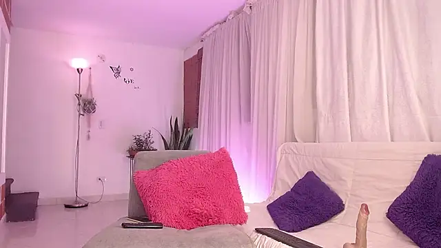 Katalina Rosee online show from January 2025 05:45:02 AM