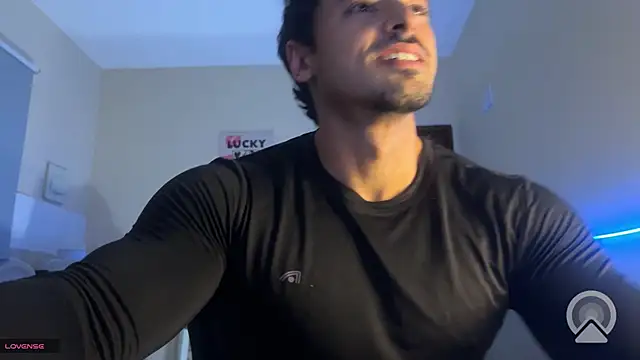 Lucasfit24 online show from May 2026 01:22:01 AM
