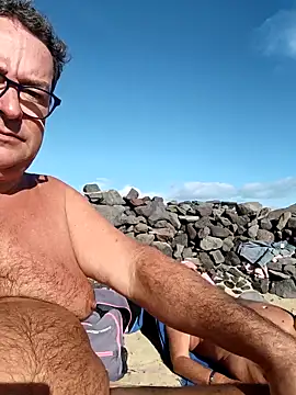 Snapshot of MountJohnXL chatting on December 2025 03:29:01 PM MountJohnXL online show from December 2025 03:29:01 PM