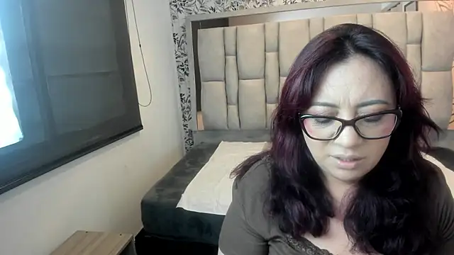 Victoria Adamns online show from December 2025 11:59:01 AM