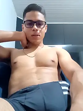 Snapshot of HornyTiger744 chatting on February 2026 01:15:02 AM HornyTiger744 online show from February 2026 01:15:02 AM