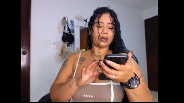 Snapshot of leslycarsson chatting on September 2025 02:44:01 AM leslycarsson online show from September 2025 02:44:01 AM