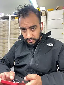 leonardohot1987 online show from April 2026 05:46:02 PM