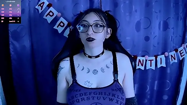 Kimlennox  online show from February 2025 07:16:01 PM