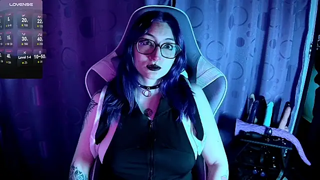 Kimlennox  online show from September 2025 01:12:02 PM