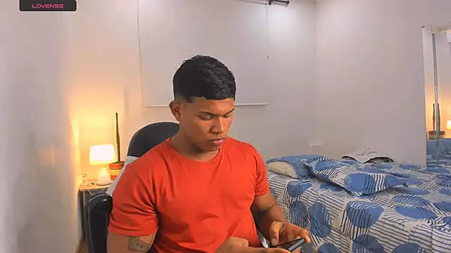 Snapshot of maxsteel177 chatting on March 2025 11:31:02 PM maxsteel177 online show from March 2025 11:31:02 PM