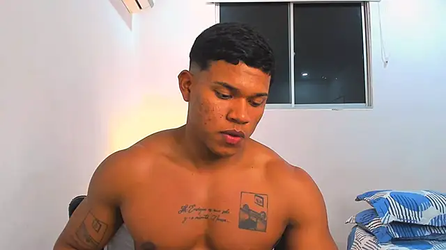 Snapshot of maxsteel177 chatting on March 2025 03:12:01 AM maxsteel177 online show from March 2025 03:12:01 AM