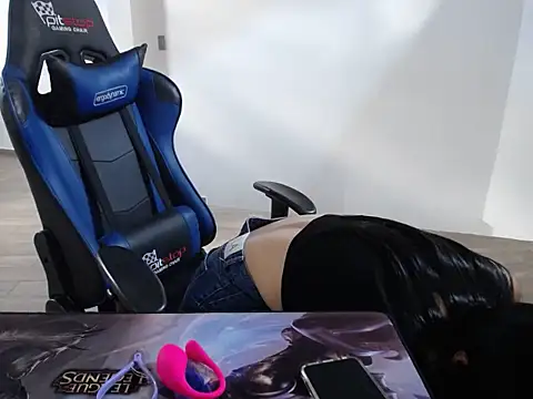 Francheskasmile online show from February 2025 04:36:02 PM