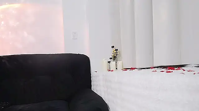 Hey-Cute online show from January 2025 02:02:02 PM